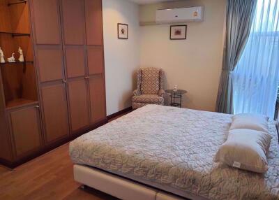 1 bed Condo in Baan Somthavil Lumphini Sub District C012500