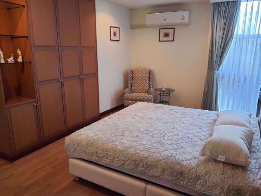 1 bed Condo in Baan Somthavil Lumphini Sub District C012500
