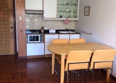 1 bed Condo in Baan Somthavil Lumphini Sub District C012500