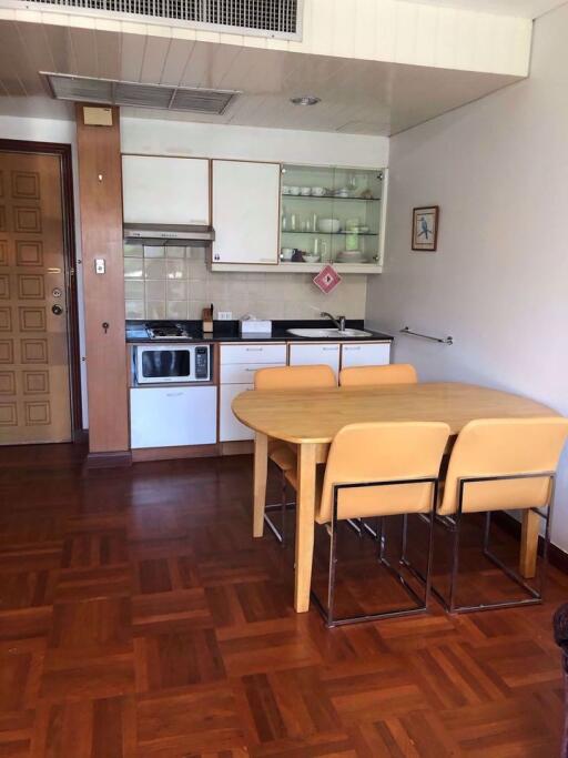 1 bed Condo in Baan Somthavil Lumphini Sub District C012500