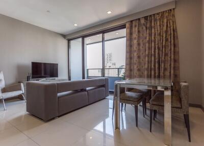 2 bed Condo in M Silom Suriyawong Sub District C012496