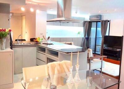 2 bed Condo in Silom Terrace Silom Sub District C012481