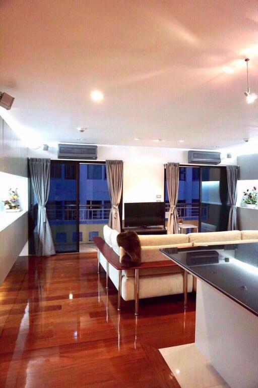 2 bed Condo in Silom Terrace Silom Sub District C012481