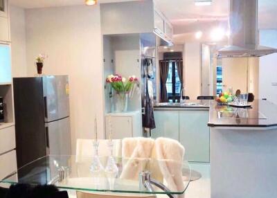 2 bed Condo in Silom Terrace Silom Sub District C012481