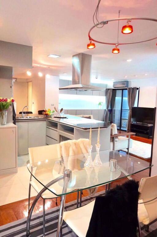 2 bed Condo in Silom Terrace Silom Sub District C012481