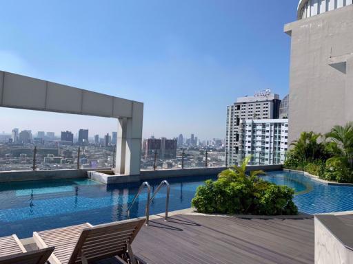 2 bed Condo in The Mark Ratchada-Airport Link Makkasan Sub District C012476