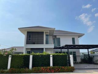 Dream Pool Villa House for Sale in East Pattaya