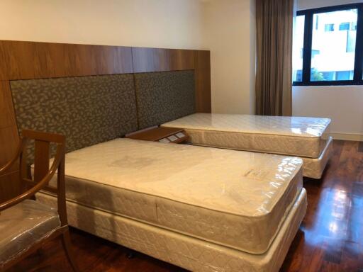 3 bed Condo in Shanti Sadan Khlong Tan Nuea Sub District C012445