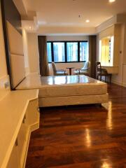 3 bed Condo in Shanti Sadan Khlong Tan Nuea Sub District C012445