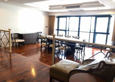 3 bed Condo in Shanti Sadan Khlong Tan Nuea Sub District C012445