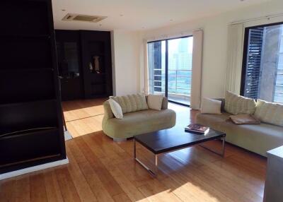 2 bed Condo in Baan Somthavil Lumphini Sub District C012434