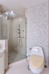 2 bed Condo in Baan Siri 24 Khlongtan Sub District C012405