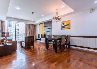 2 bed Condo in Baan Siri 24 Khlongtan Sub District C012404