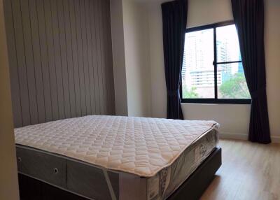 2 bed Condo in Lily House Khlong Toei Nuea Sub District C012401