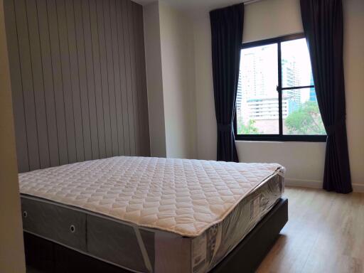 2 bed Condo in Lily House Khlong Toei Nuea Sub District C012401