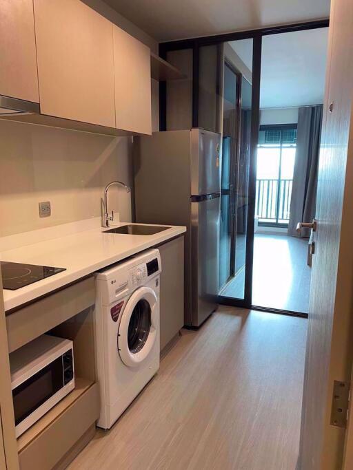 Studio bed Condo in Life Ladprao Chomphon Sub District C012396