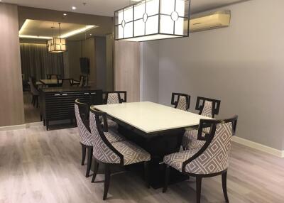 3 bed Condo in UN Residence Khlong Tan Nuea Sub District C012392