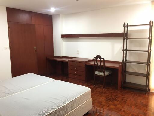 3 bed Condo in Tubtim Mansion Khlong Tan Nuea Sub District C012383