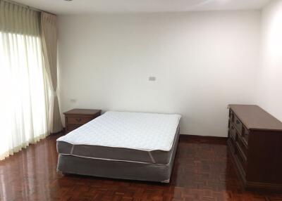 3 bed Condo in Tubtim Mansion Khlong Tan Nuea Sub District C012383