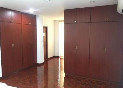 3 bed Condo in Tubtim Mansion Khlong Tan Nuea Sub District C012383