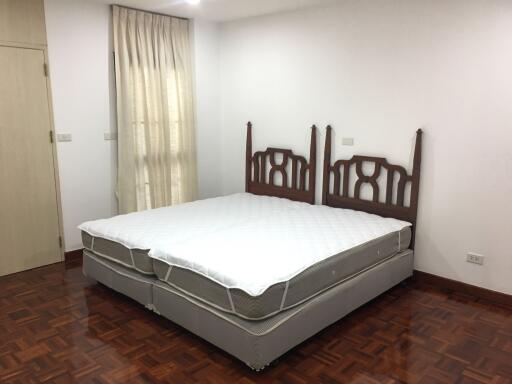 3 bed Condo in Tubtim Mansion Khlong Tan Nuea Sub District C012380