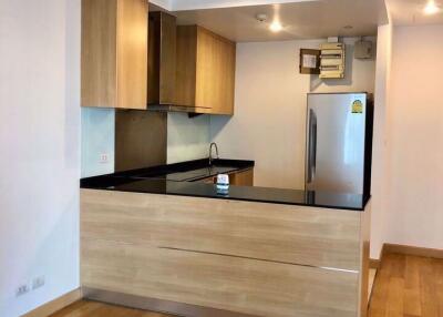 2 bed Condo in Sathorn Gardens Thungmahamek Sub District C012348