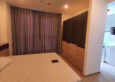 Studio bed Condo in Ideo Q Chula-Samyan Mahaphruettharam Sub District C012339