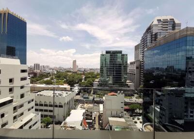 1 bed Condo in Saladaeng One Silom Sub District C012324