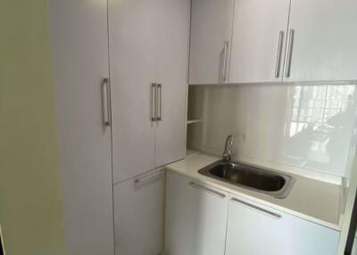 2 bed Condo in The Lakes Khlongtoei Sub District C012317