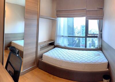 2 bed Condo in The Address Sathorn Silom Sub District C012289