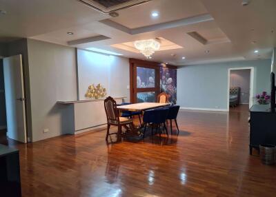 3 bed Condo in President Park Sukhumvit 24 Khlongtan Sub District C012287