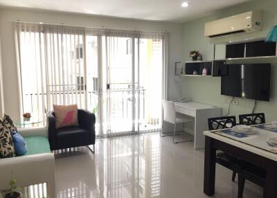 2 bed Condo in Chanarat Place Khlong Toei Nuea Sub District C012262