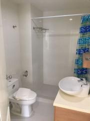 3 bed Condo in Chanarat Place Khlong Toei Nuea Sub District C012260