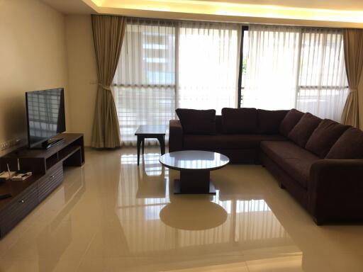 3 bed Condo in Mela Grande Khlong Toei Nuea Sub District C012258