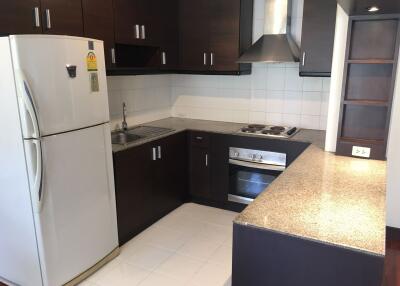 2 bed Condo in Mela Mansion Khlong Toei Nuea Sub District C012256