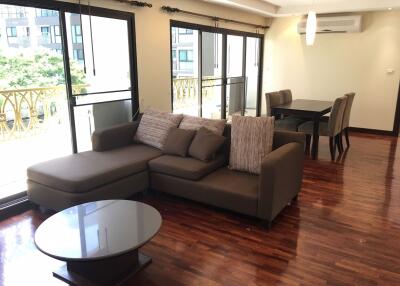 2 bed Condo in Mela Mansion Khlong Toei Nuea Sub District C012256