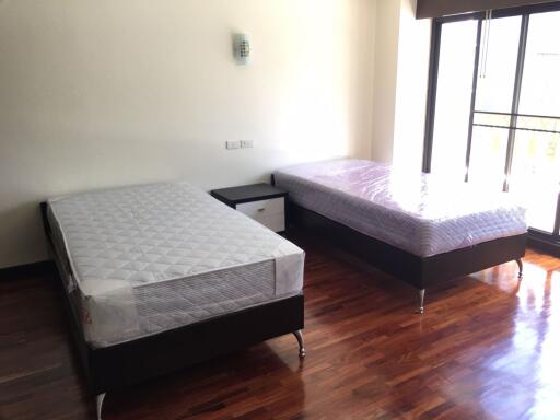 2 bed Condo in Mela Mansion Khlong Toei Nuea Sub District C012256