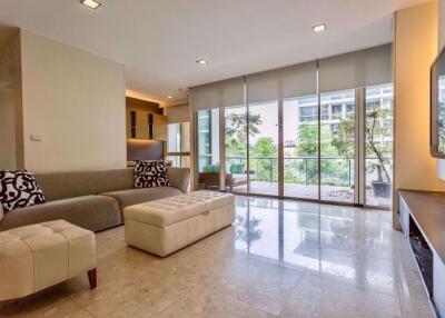 2 bed Condo in Ficus Lane Phra Khanong Sub District C012214