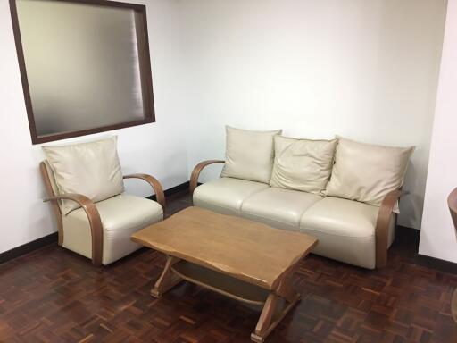 2 bed Condo in GS Housing Khlong Tan Nuea Sub District C012196