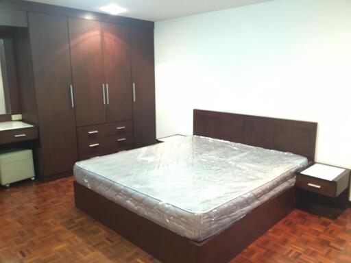 2 bed Condo in GS Housing Khlong Tan Nuea Sub District C012196