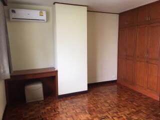 3 bed Condo in Tongtip Mansion Khlong Tan Nuea Sub District C012194