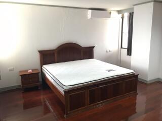 3 bed Condo in Tongtip Mansion Khlong Tan Nuea Sub District C012193