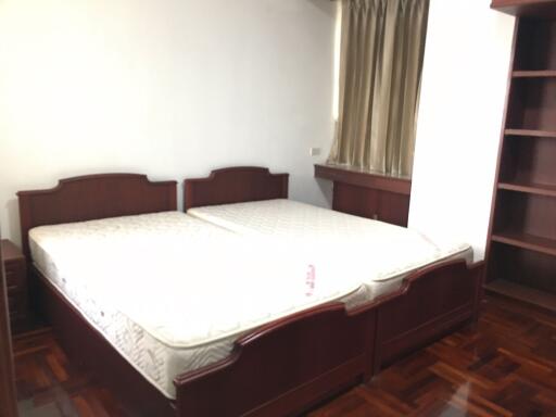 3 bed Condo in Tongtip Mansion Khlong Tan Nuea Sub District C012192