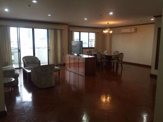 3 bed Condo in Royal Kensington Mansion Phrakhanongnuea Sub District C012191