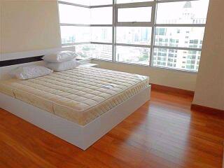 2 bed Condo in Baan Klang Krung Siam-Pathumwan Thanonphetchaburi Sub District C012181