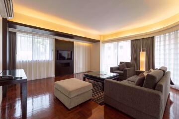 4 bed Condo in The Kameo Court Khlong Toei Nuea Sub District C012175