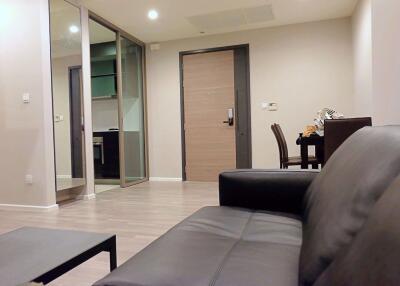 2 bed Condo in The Room Sathorn-St.Louis Thung Wat Don Sub District C012165