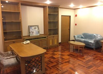 4 bed Condo in Nida Thonglor Khlong Tan Nuea Sub District C012147