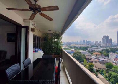 2 bed Condo in Baan Sukhumvit 36 Khlongtan Sub District C012135