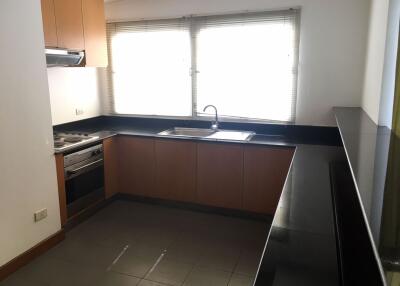 2 bed Duplex in Baan Wannapa Khlong Tan Nuea Sub District D012130